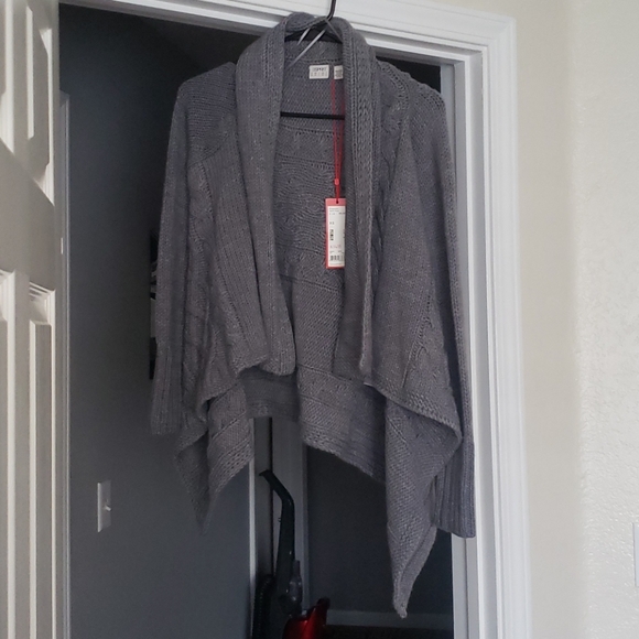 Esprit Sweater - Picture 1 of 4